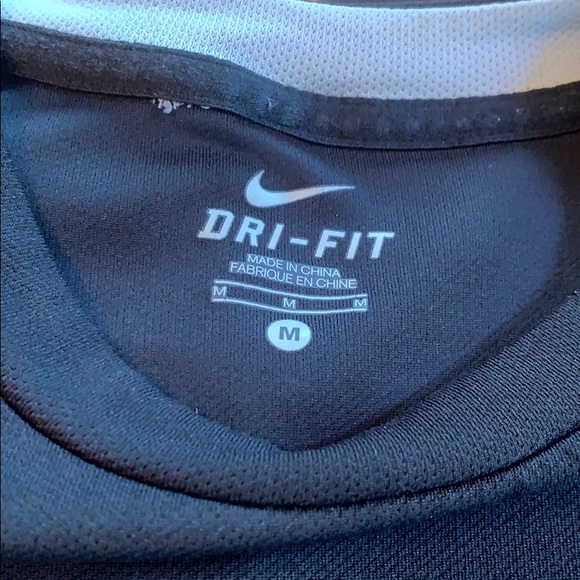 Nike men’s training tee, Dri-Fit short sleeve. - Picture 5 of 5